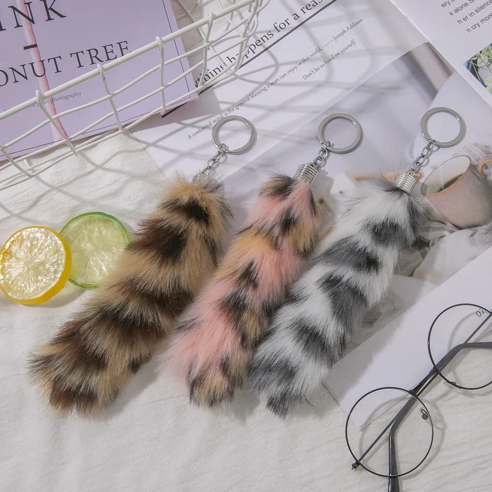 Fox Tail Keychain Irregular Car Keychain Bag Pendant Tail Animal Style Leopard Colored Keychain Cute Plush Keychain For Women