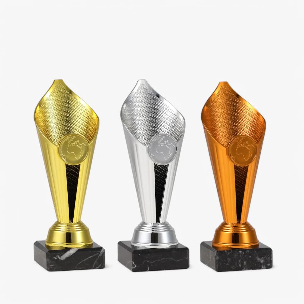 Plastikpokal, 6000GSB | Guld, Sølv og bronze | Højde17CM