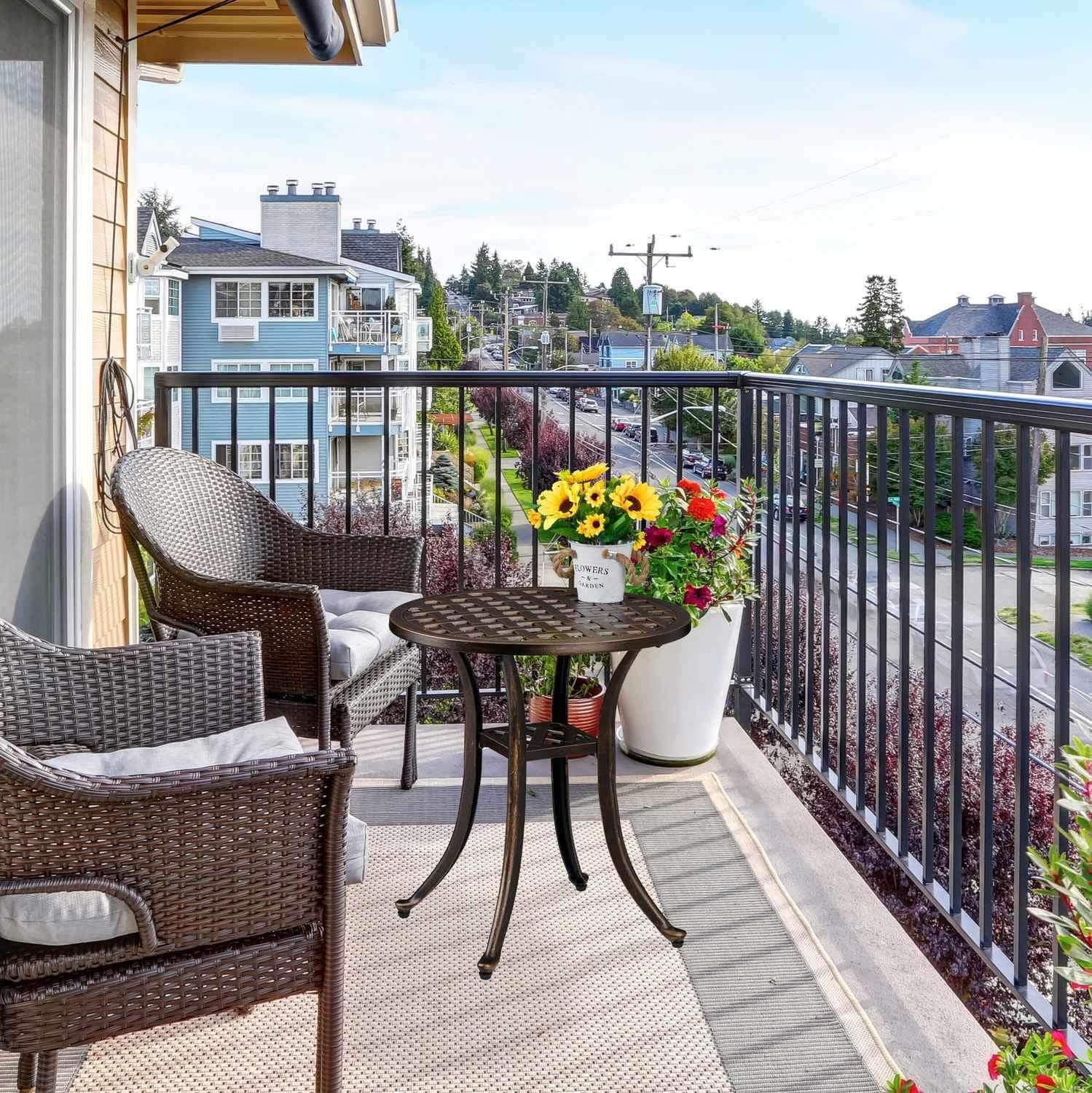Rundt terrassebord i aluminium – let og vejrbestandigt view 2