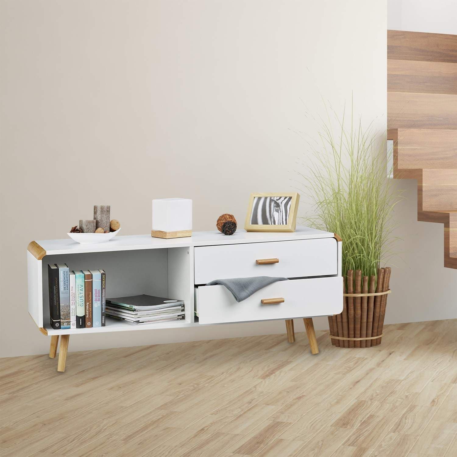 Skænk med rund kant – nordisk design, rigelig opbevaring view 2
