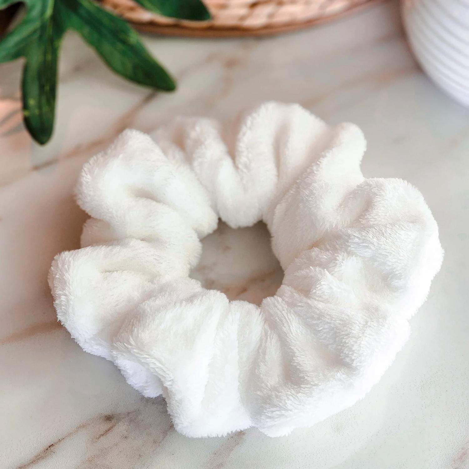 Hår Scrunchie i kunstpels - hvid