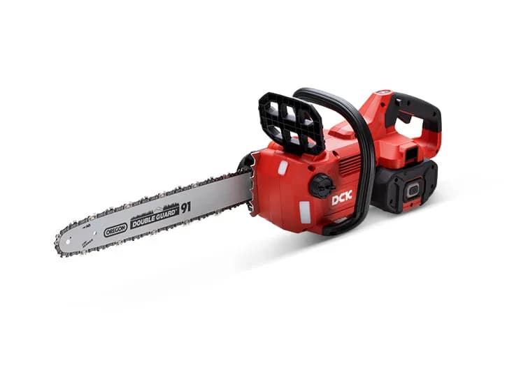 DCK 58v batteridrevet 18'' kædesav inkl 5Ah batteri, 8A lynoplader