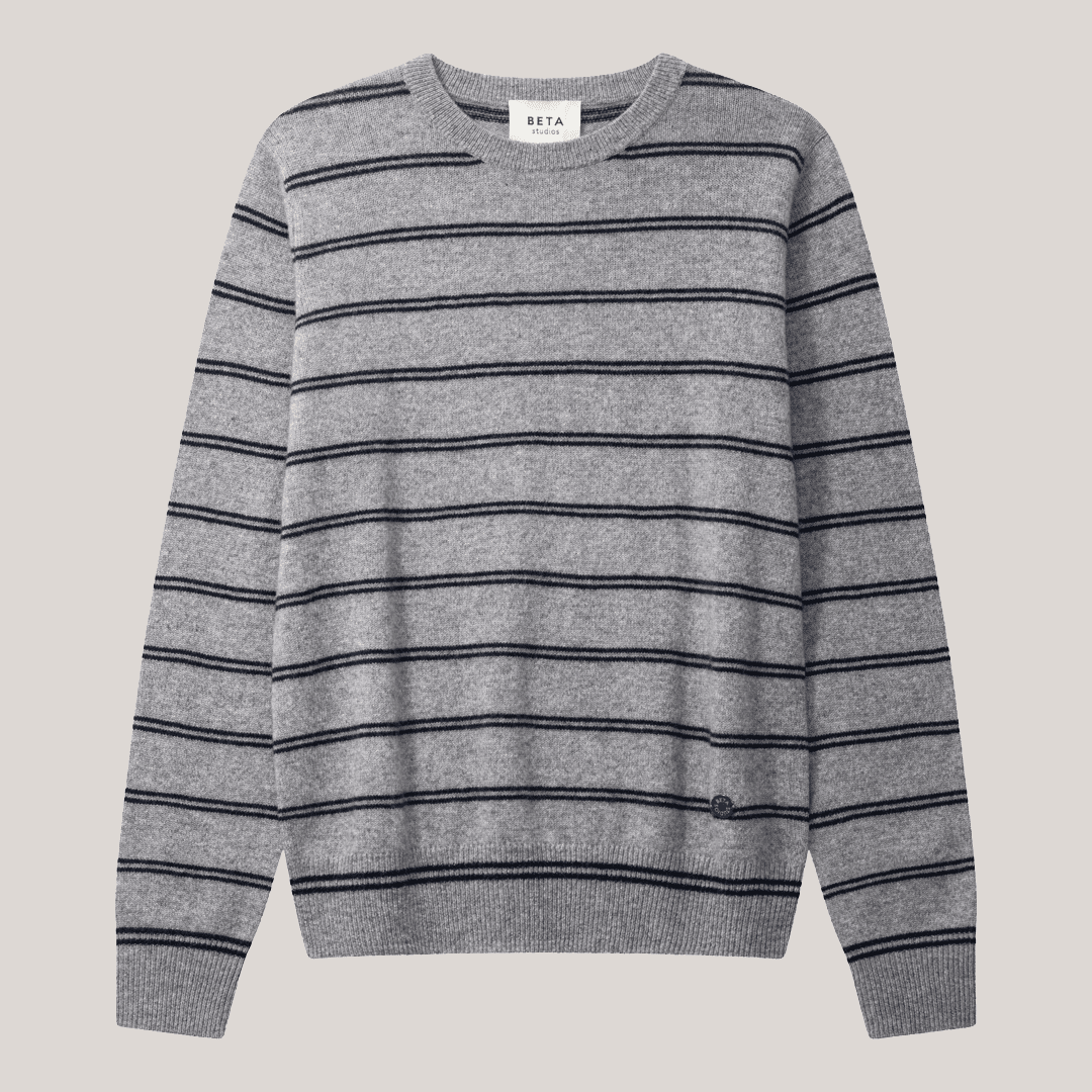 Noa O-neck Stripe grå cashmere sweater med navy striber