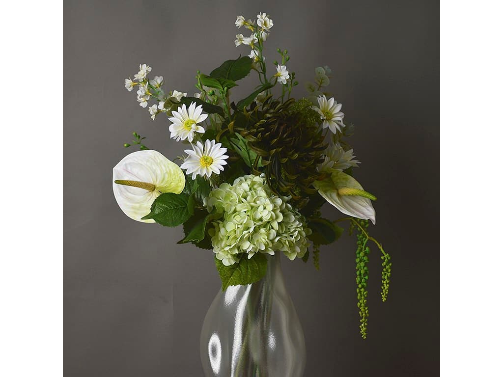 Kunstig blomsterbuket i hvid med 13 stilke