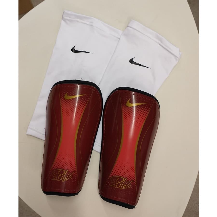 Nike Cristiano Ronaldo Guards - Red-XL