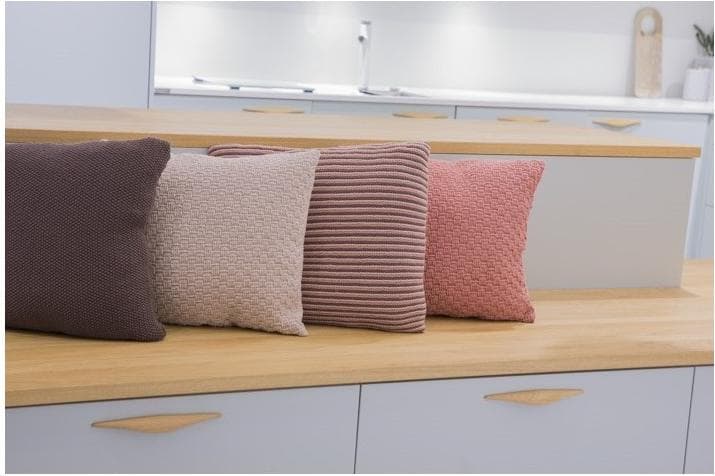 Pudebetræk, beige eller koral - Viking Design 1705-8B+D Kit - 50 cm x 50 cm - Viking Bamboo, fra Viking