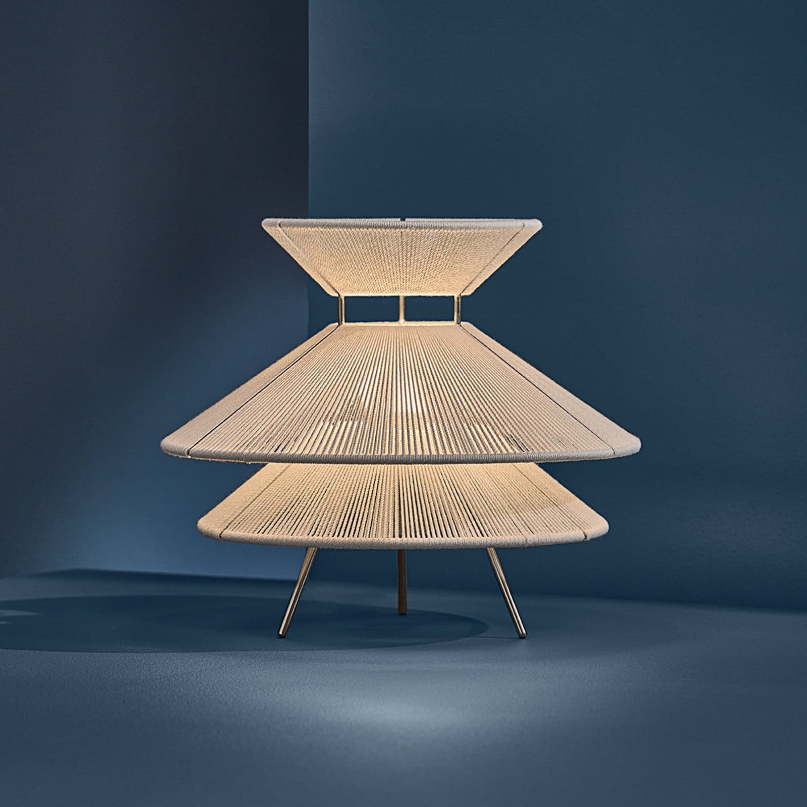 Kiku Bordlampe Ø35,5 Hvid - Frandsen - Stue - Design - Stof / tekstil - Med skærm