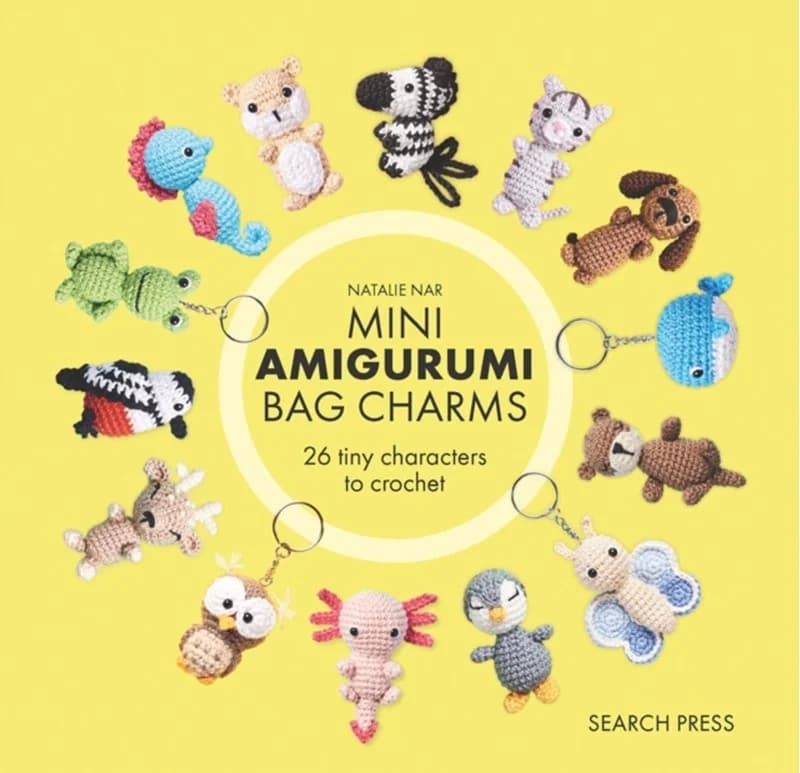 Mini Amigurumi Bag Charms - 23 Adorable Keyrings to Crochet - Natalie Nar - Hardback Bog - Search Press Ltd - 2026 - Engelsk - Booktok.dk